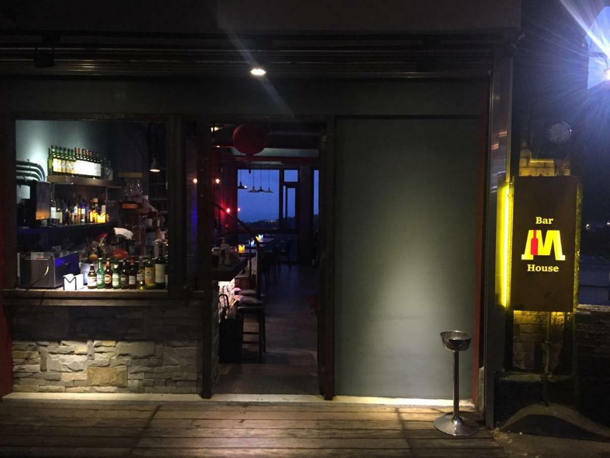 Апартаменти M Bar House Цзюфень Екстер'єр фото